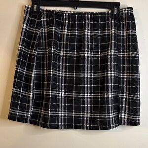 SHEIN Plaid Mini Skirt in Black and White #402